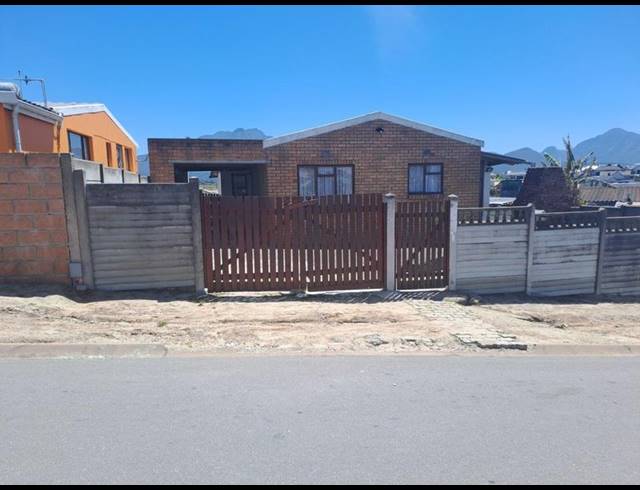 4 BEDROOM HOUSE FOR SALE IN PARKDENE